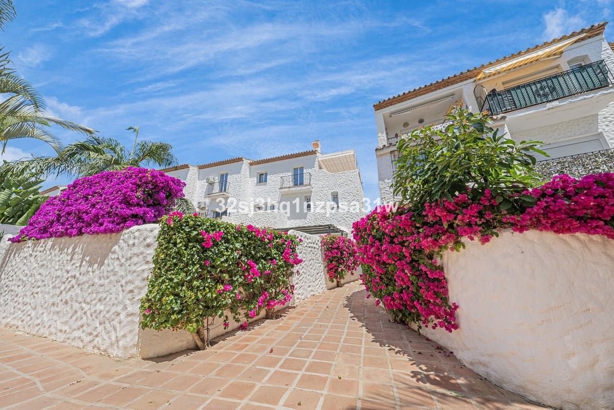 2 slaapkamer Penthouse te koop in Estepona met zwembad - € 475.000 (Ref: 10088554)