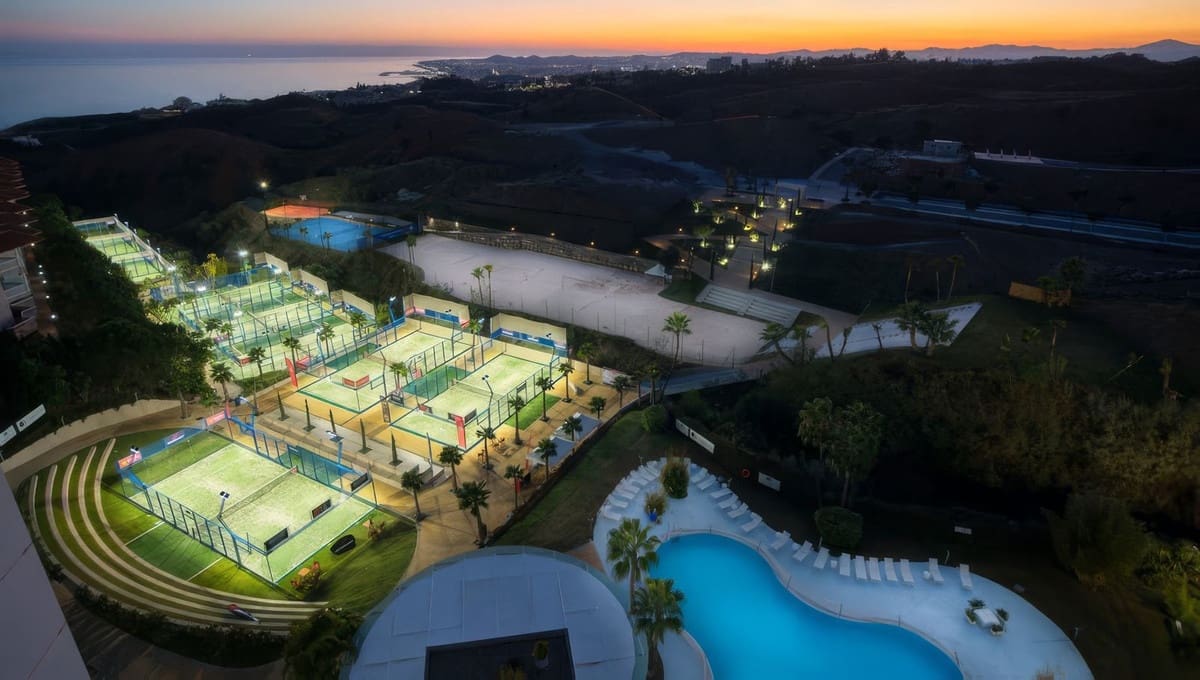 2 makuuhuone Huoneisto myytävänä paikassa Fuengirola mukana uima-altaan - 680 000 € (Ref: 10099074)