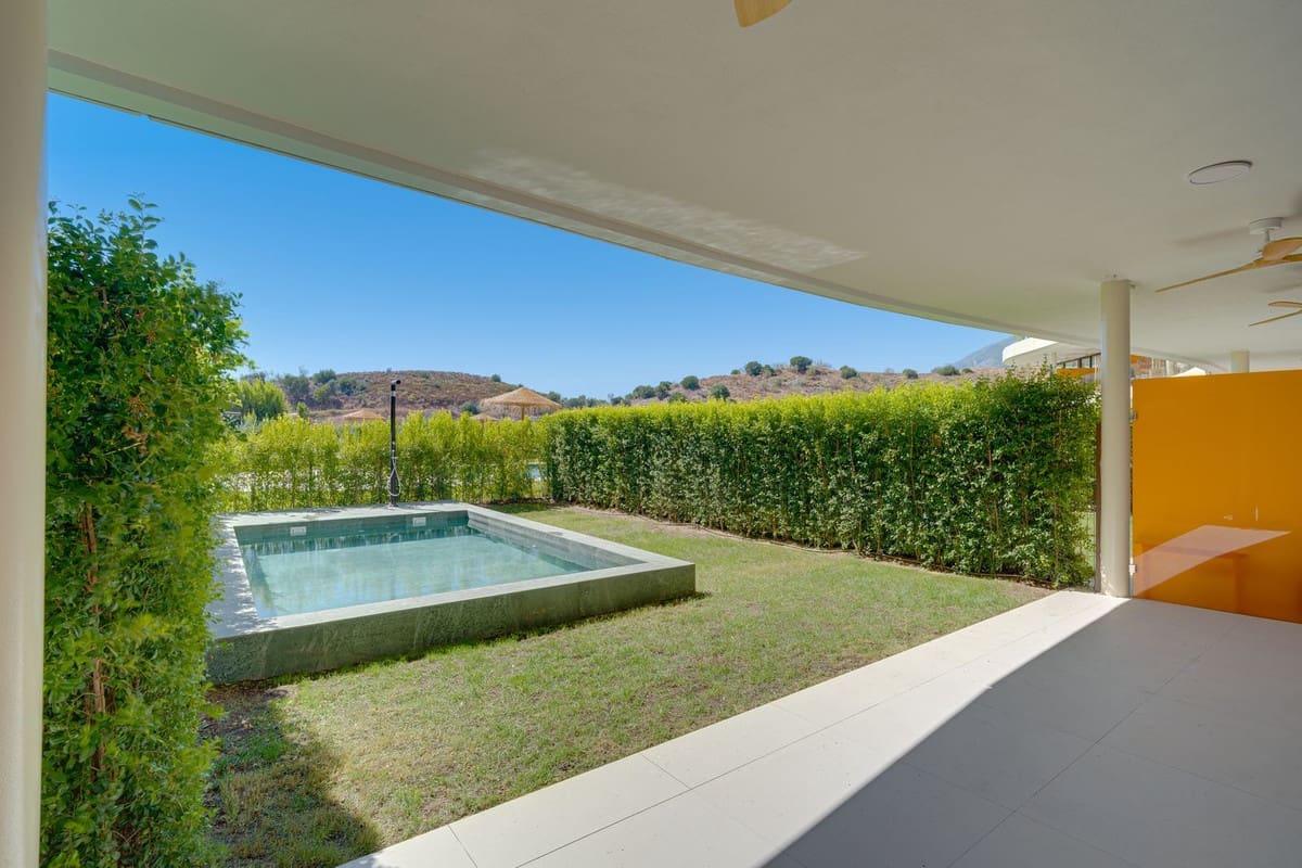 2 makuuhuone Huoneisto myytävänä paikassa Fuengirola mukana uima-altaan - 680 000 € (Ref: 10099074)