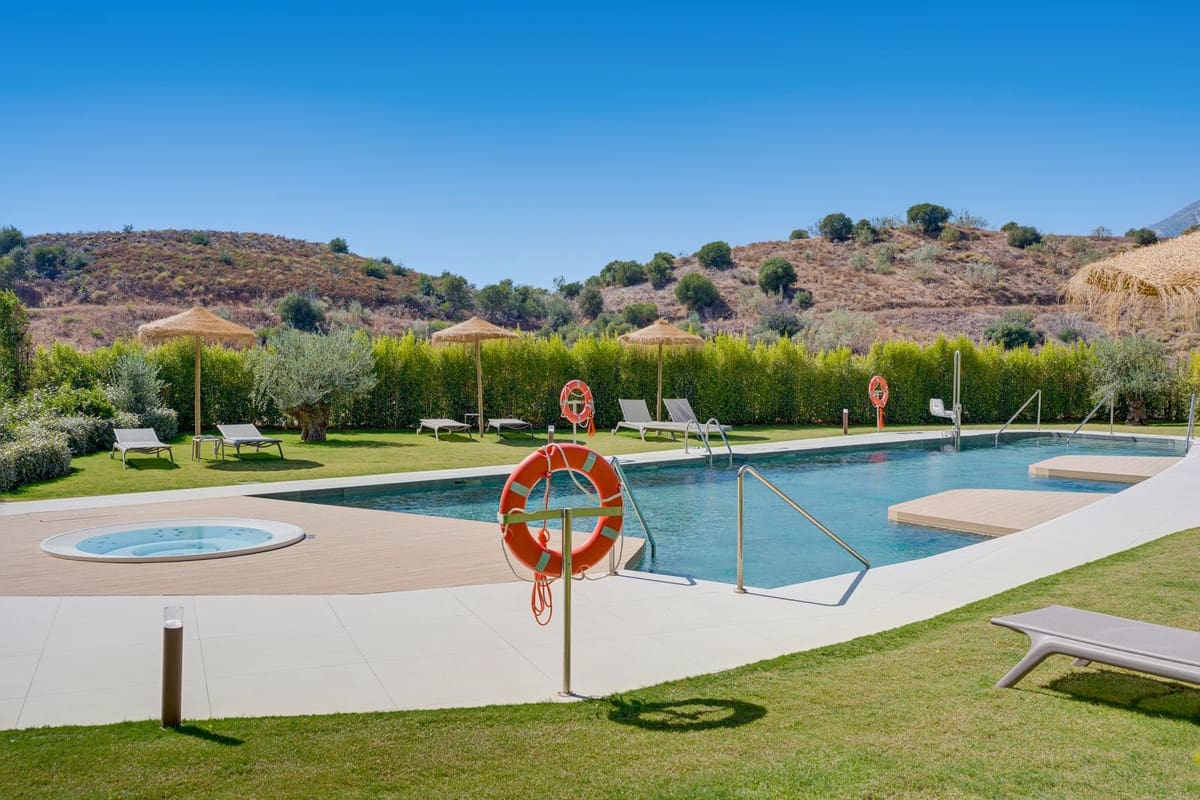 2 makuuhuone Huoneisto myytävänä paikassa Fuengirola mukana uima-altaan - 680 000 € (Ref: 10099074)