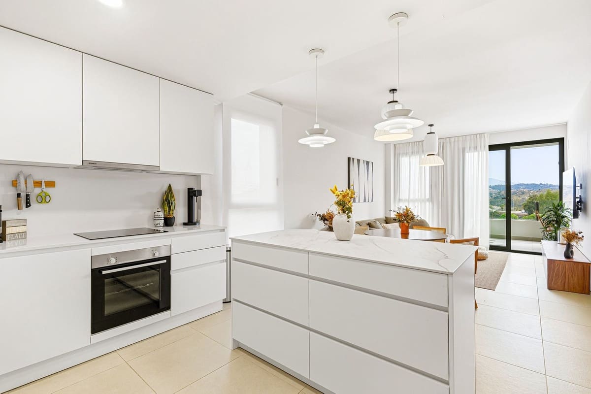 2 soveværelse Lejlighed til salg i La Cala de Mijas med swimmingpool - € 439.000 (Ref: 10124884)