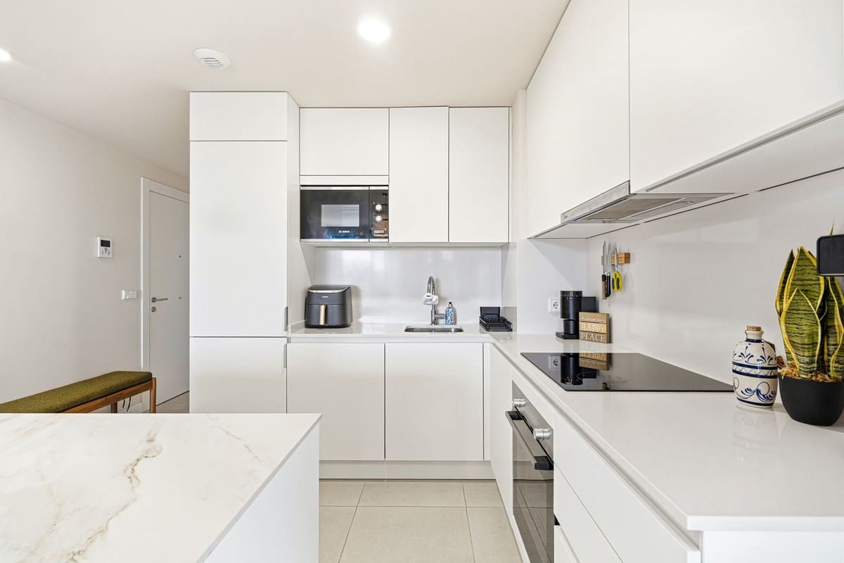 2 soveværelse Lejlighed til salg i La Cala de Mijas med swimmingpool - € 439.000 (Ref: 10124884)