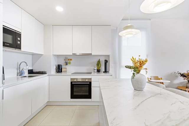 2 makuuhuone Huoneisto myytävänä paikassa La Cala de Mijas, Mijas mukana uima-altaan - 439 000 € (Ref: 10124884)
