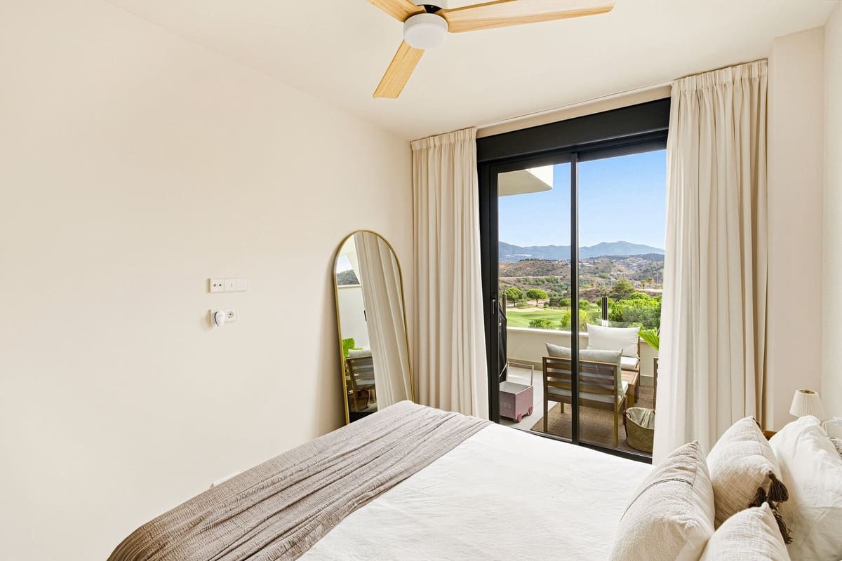 2 soveværelse Lejlighed til salg i La Cala de Mijas med swimmingpool - € 439.000 (Ref: 10124884)