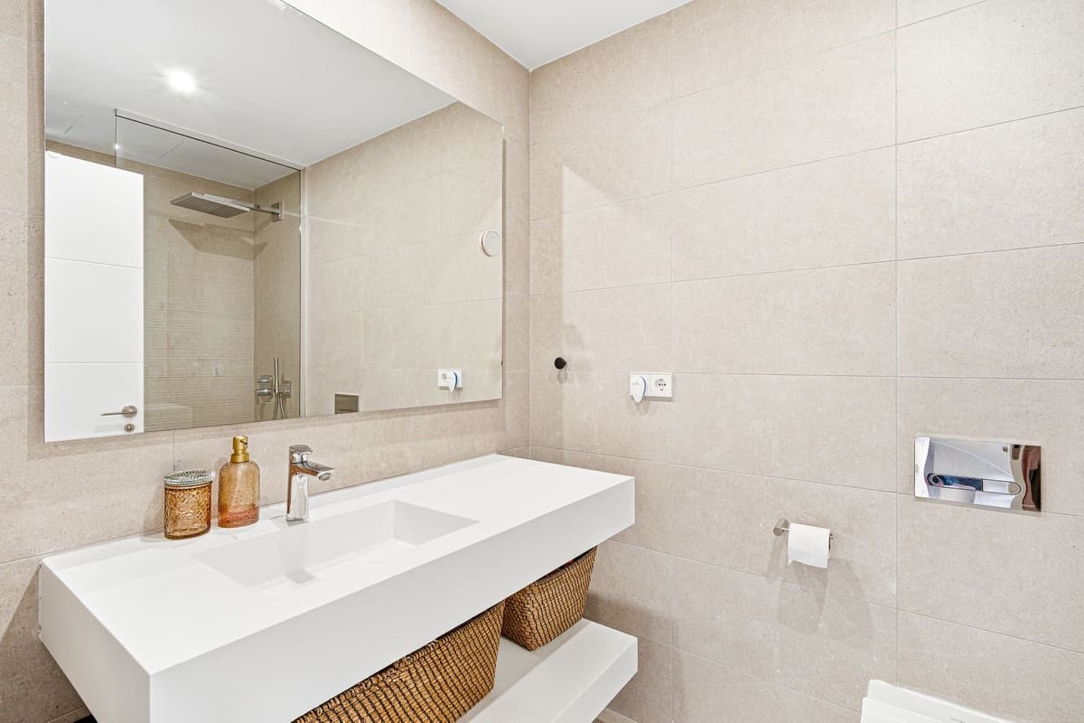 2 bedroom Apartment for sale in La Cala de Mijas with pool - € 439,000 (Ref: 10124884)