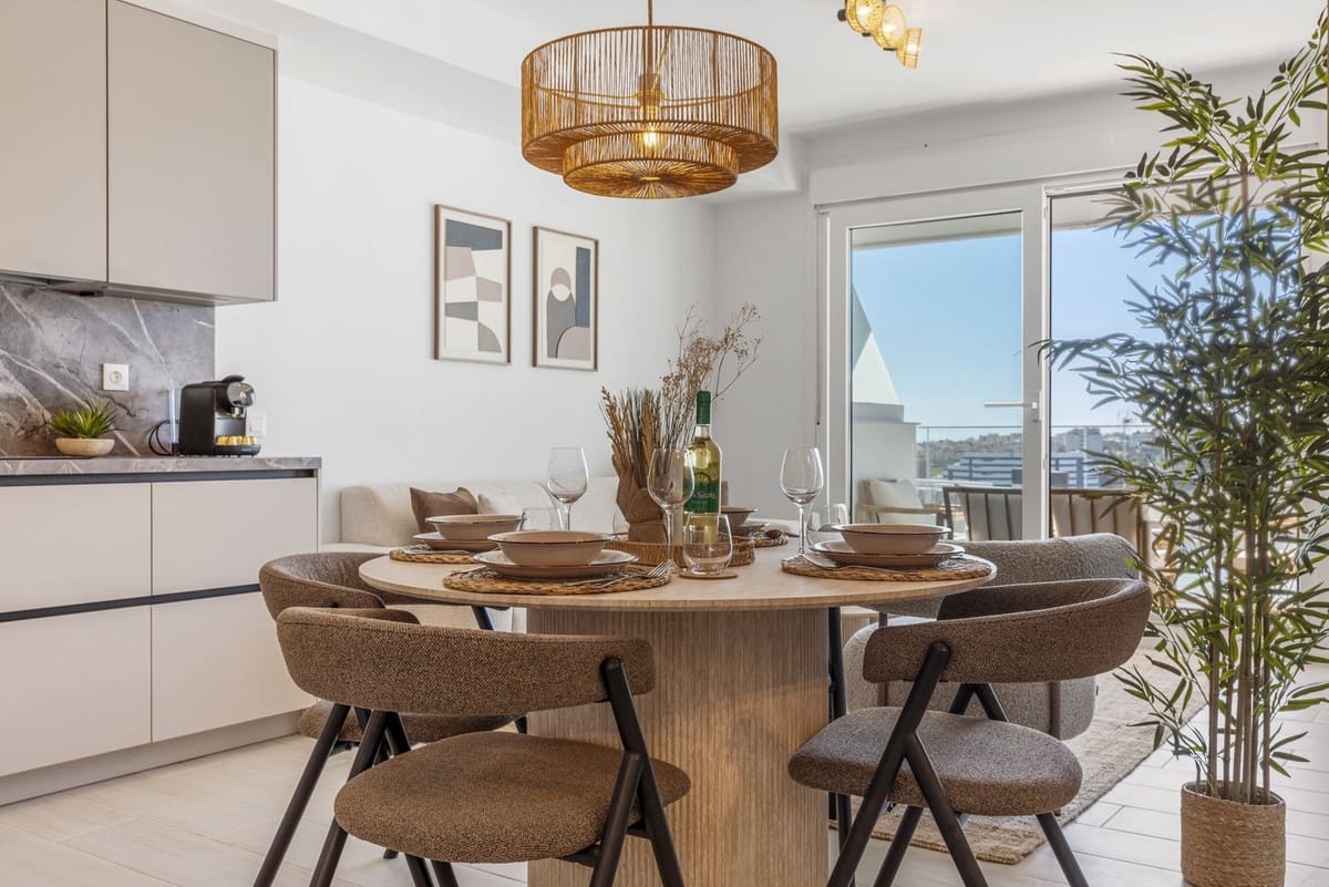 2 Zimmer Apartment zu verkaufen in Estepona mit Pool Garage - 450.000 € (Ref: 10148267)