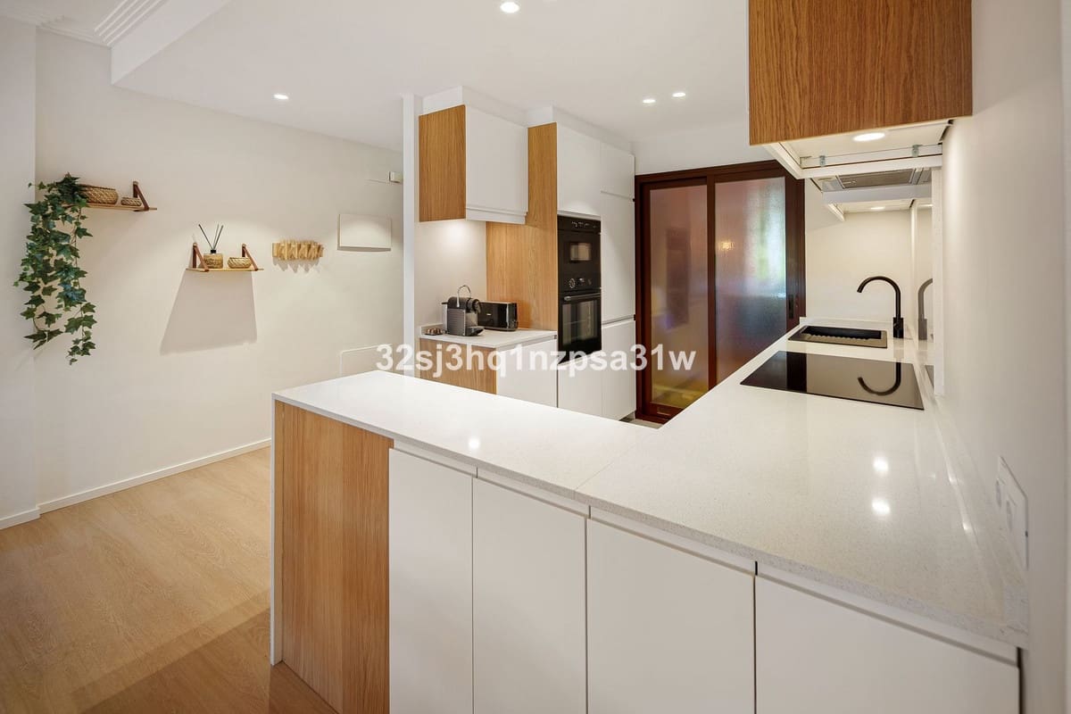 2 soverom Leilighet til salgs i Buenas Noches med svømmebasseng garasje - € 395 000 (Ref: 10163461)
