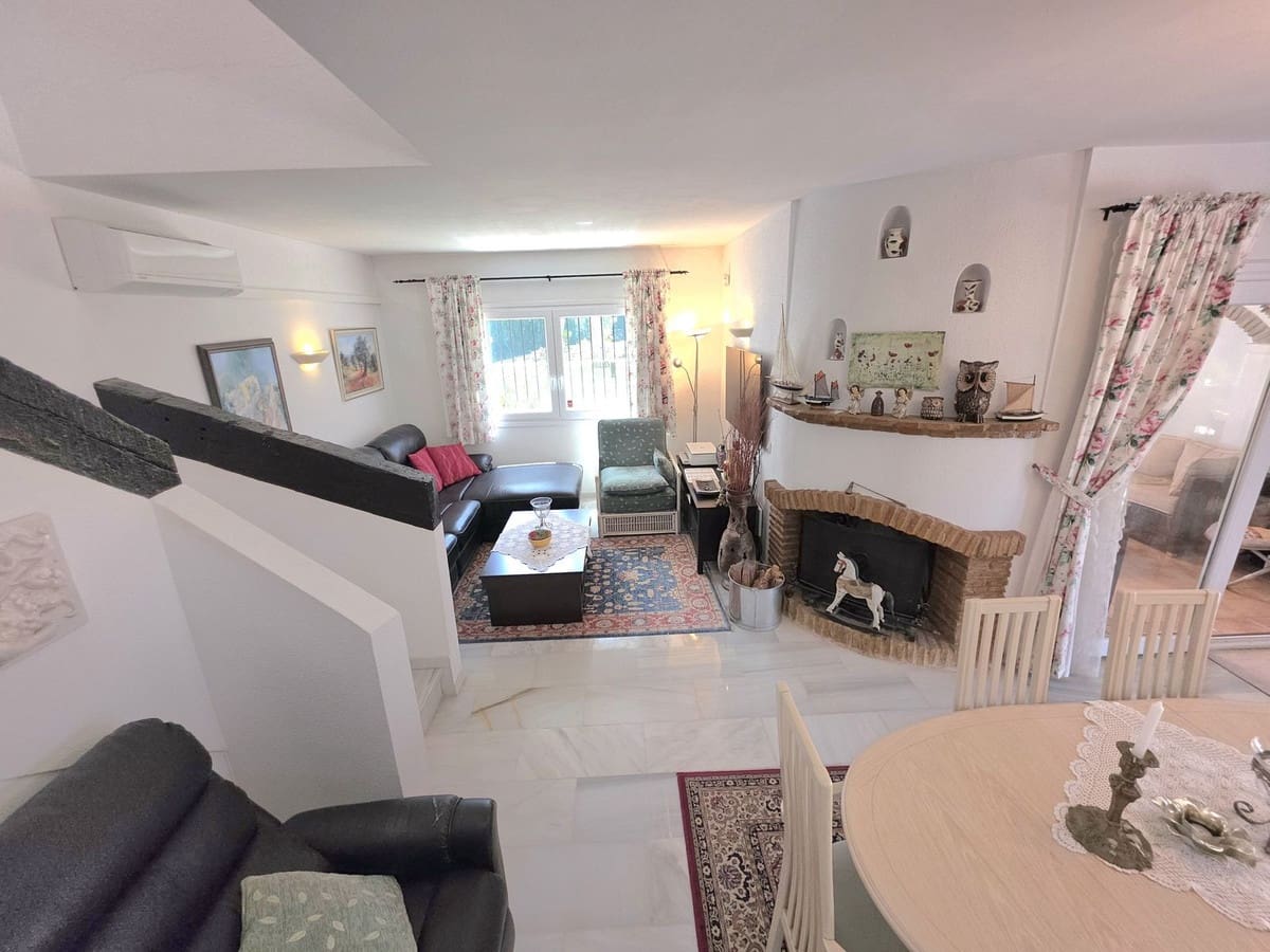 3 soveværelse Byhus til salg i Calahonda med swimmingpool garage - € 464.000 (Ref: 10177563)