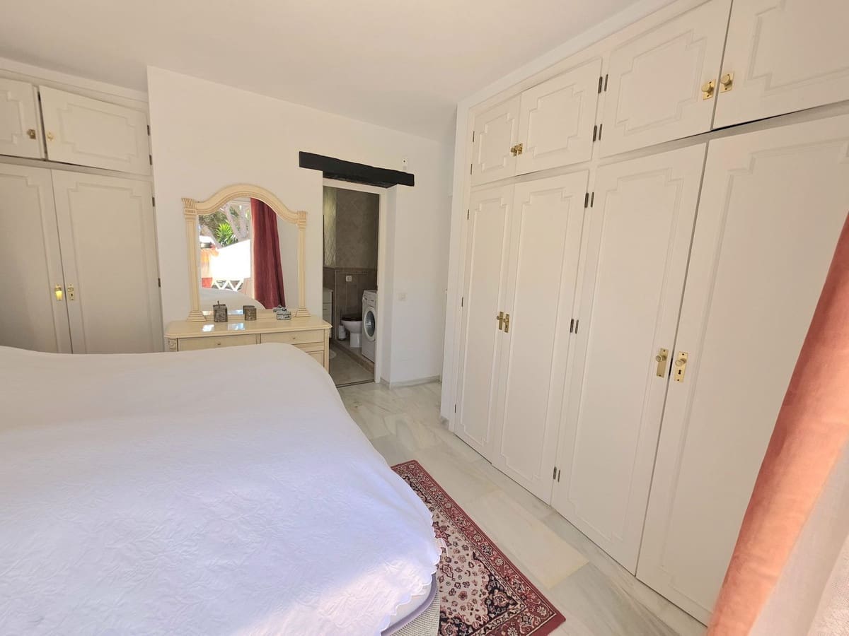 3 soveværelse Byhus til salg i Calahonda med swimmingpool garage - € 464.000 (Ref: 10177563)