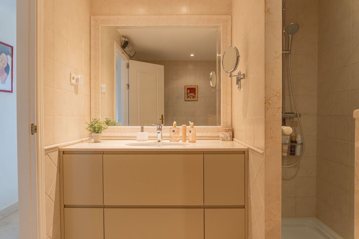Apartamento de 2 habitaciones en Miraflores en venta con piscina garaje - 499.000 € (Ref: 10177564)