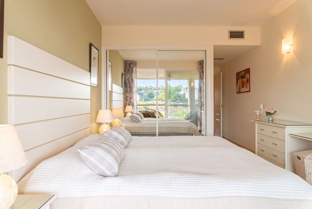 Apartamento de 2 habitaciones en Miraflores en venta con piscina garaje - 499.000 € (Ref: 10177564)