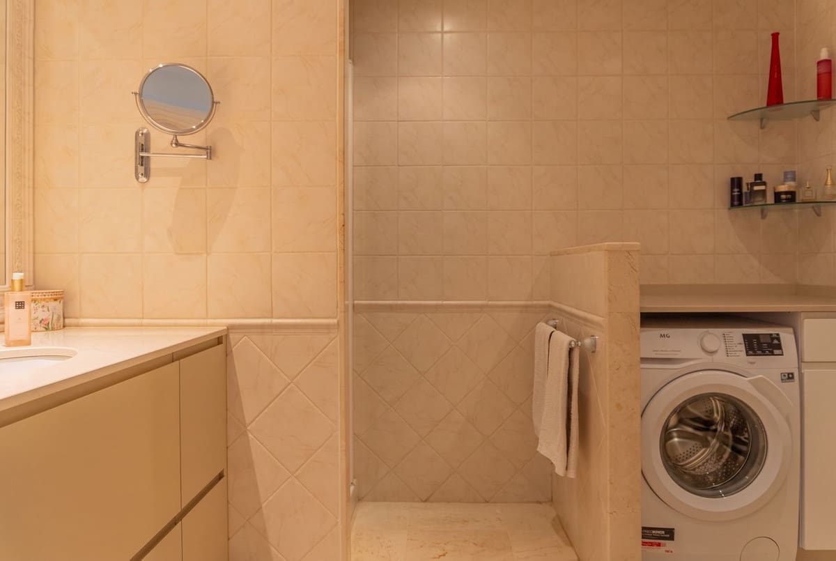 Apartamento de 2 habitaciones en Miraflores en venta con piscina garaje - 499.000 € (Ref: 10177564)