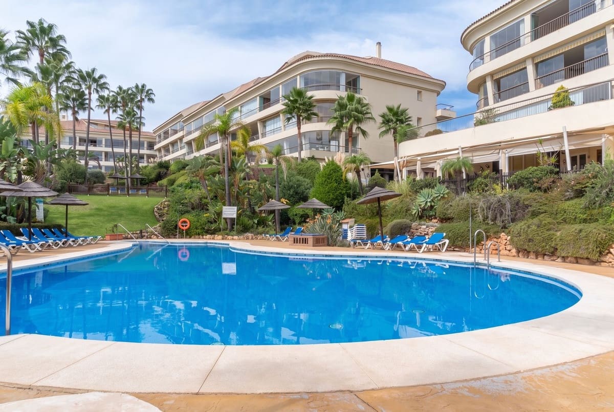 Apartamento de 2 habitaciones en Miraflores en venta con piscina garaje - 499.000 € (Ref: 10177564)