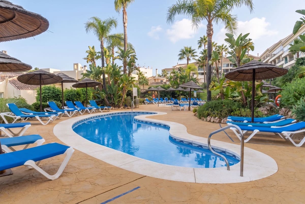 Apartamento de 2 habitaciones en Miraflores en venta con piscina garaje - 499.000 € (Ref: 10177564)