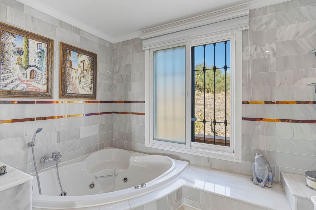 3 camera da letto Villa in vendita in Riviera del Sol con piscina garage - 729.000 € (Rif: 10179451)