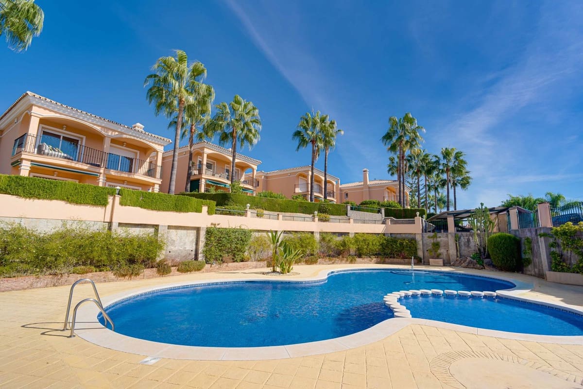3 camera da letto Villa in vendita in Riviera del Sol con piscina garage - 729.000 € (Rif: 10179451)