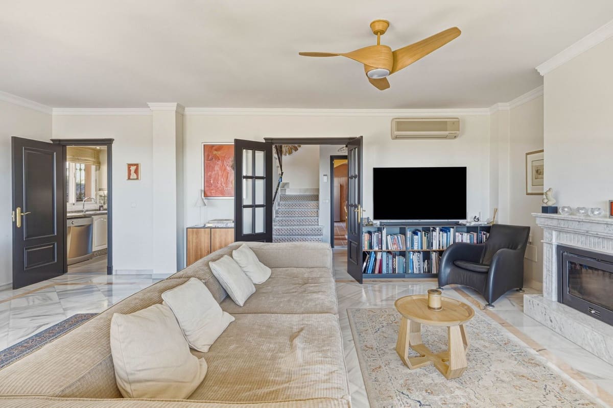 3 camera da letto Villa in vendita in Riviera del Sol con piscina garage - 729.000 € (Rif: 10179451)
