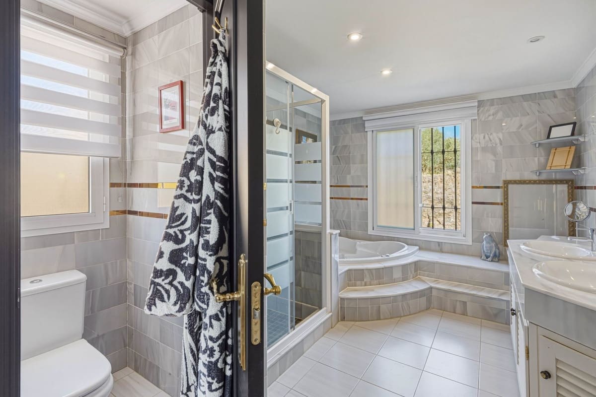 3 camera da letto Villa in vendita in Riviera del Sol con piscina garage - 729.000 € (Rif: 10179451)