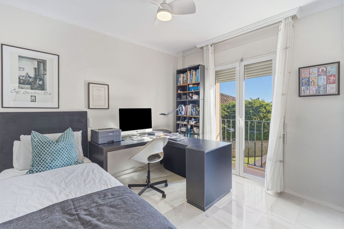 3 camera da letto Villa in vendita in Riviera del Sol con piscina garage - 729.000 € (Rif: 10179451)