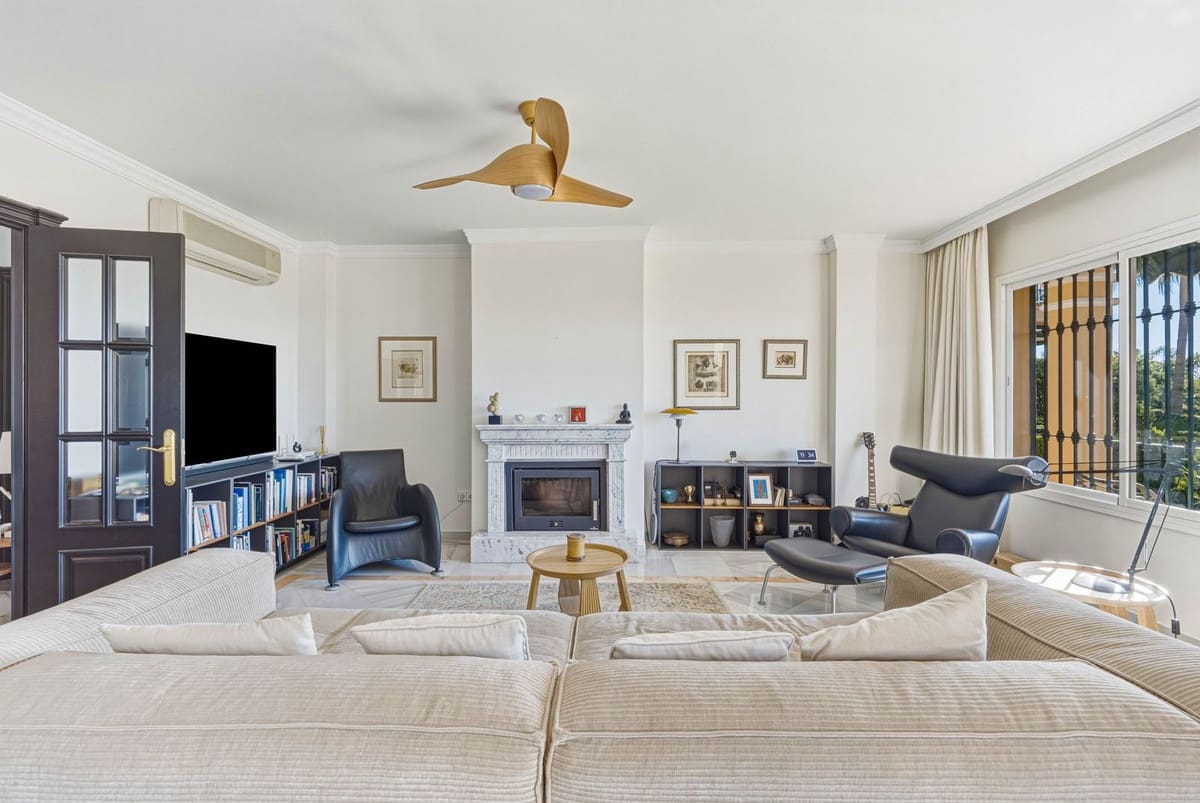 3 camera da letto Villa in vendita in Riviera del Sol con piscina garage - 729.000 € (Rif: 10179451)