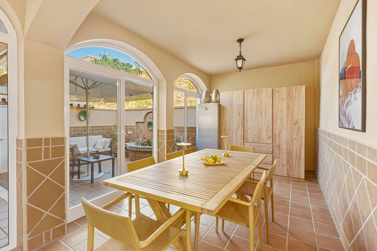 3 camera da letto Villa in vendita in Riviera del Sol con piscina garage - 729.000 € (Rif: 10179451)