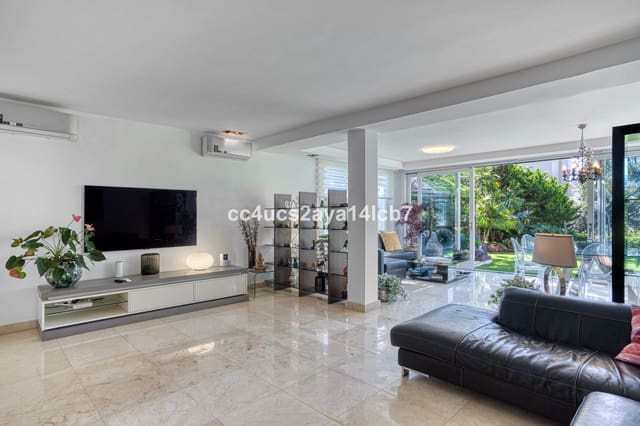 4 sypialnia Willa na sprzedaż w Calahonda, Mijas z basenem - 899 000 € (Ref: 9021209)