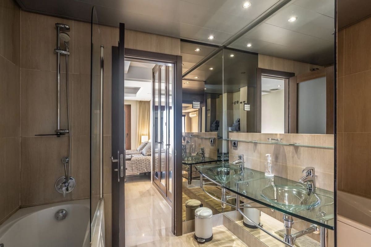 2 sovrum Lägenhet till salu i Estepona med pool - 630 000 € (Ref: 9022670)