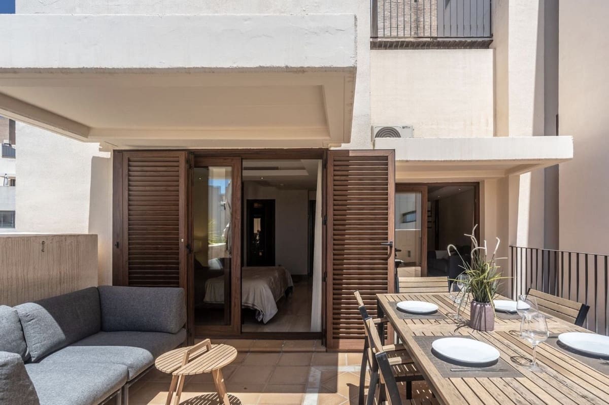 2 sovrum Lägenhet till salu i Estepona med pool - 630 000 € (Ref: 9022670)