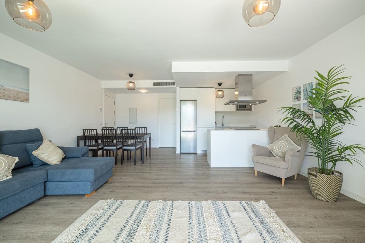 2 bedroom Apartment for sale in Estepona with pool - € 400,000 (Ref: 9022674)