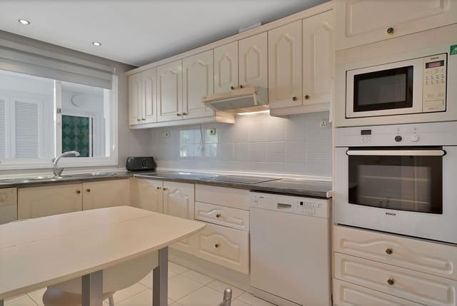 2 quarto Apartamento para venda em New Golden Mile, Estepona com piscina - 649 000 € (Ref: 9022686)