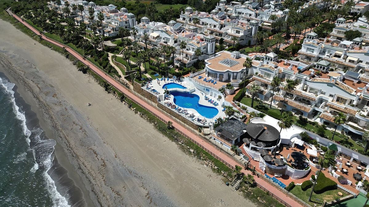 2 soveværelse Lejlighed til salg i New Golden Mile med swimmingpool - € 625.000 (Ref: 9022686)