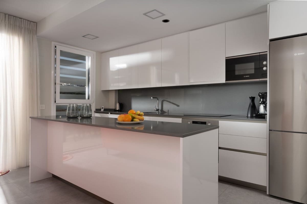 3 quarto Apartamento para venda em La Cala de Mijas com piscina - 649 000 € (Ref: 9022688)