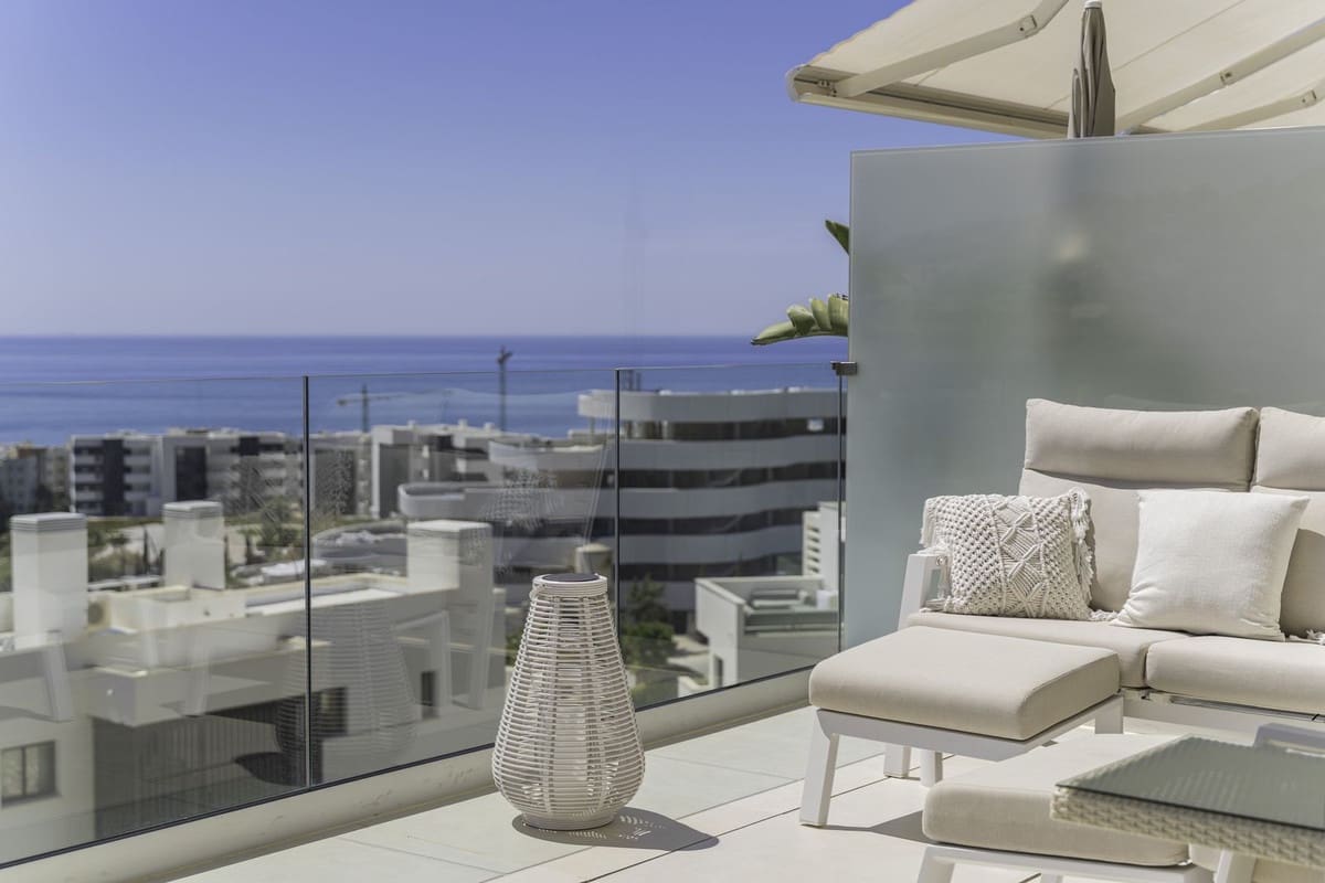 2 soveværelse Lejlighed til salg i Fuengirola med swimmingpool - € 699.000 (Ref: 9022708)