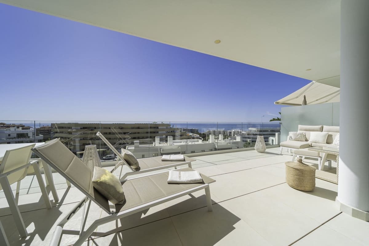 2 soveværelse Lejlighed til salg i Fuengirola med swimmingpool - € 699.000 (Ref: 9022708)