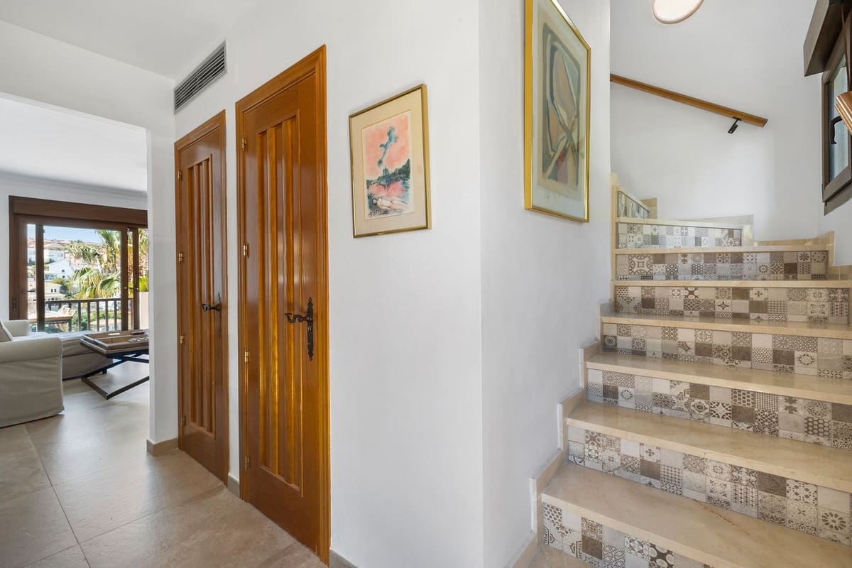 Chalet de 4 habitaciones en Riviera del Sol en venta con piscina - 698.000 € (Ref: 9022709)