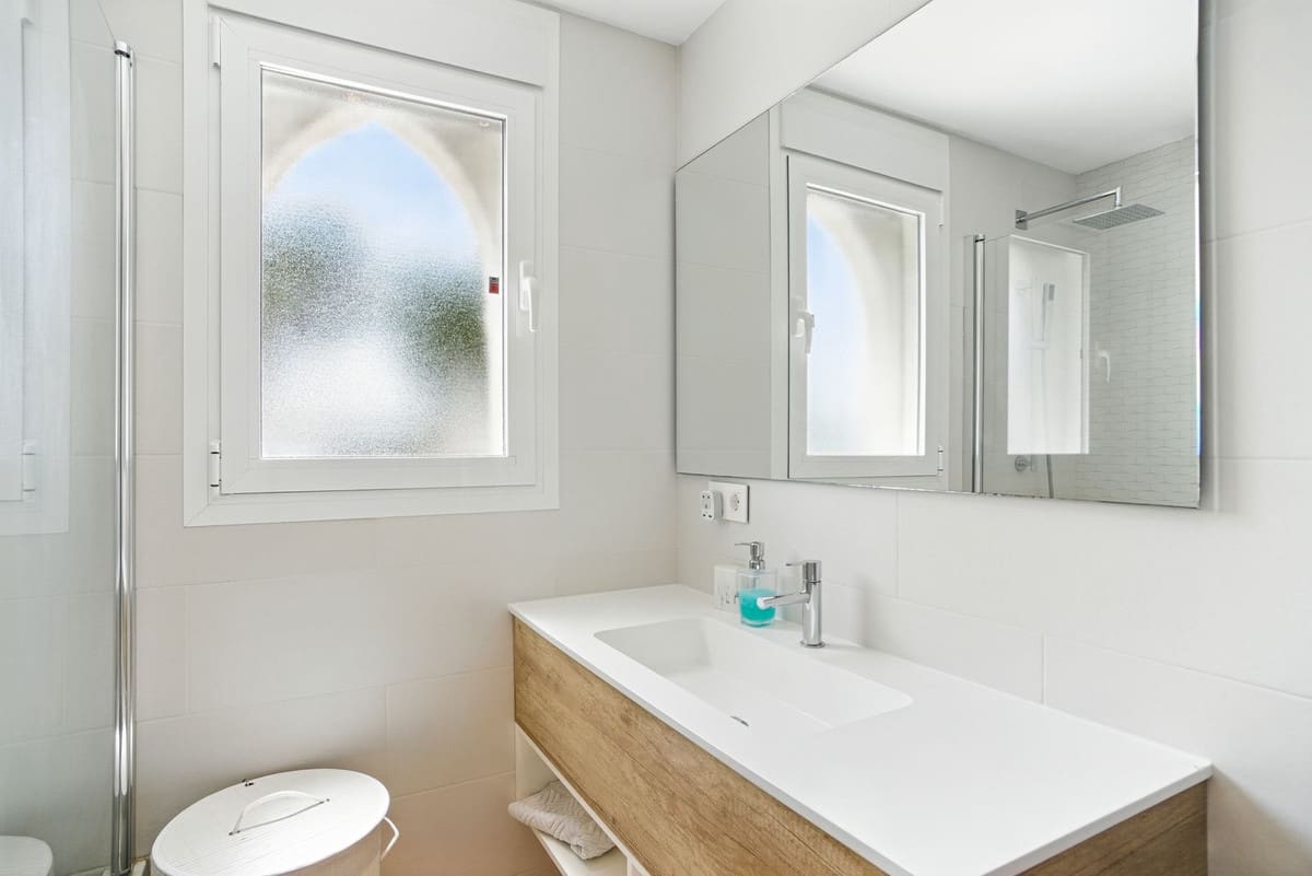 3 soveværelse Byhus til salg i Nueva Andalucia med swimmingpool - € 750.000 (Ref: 9050567)