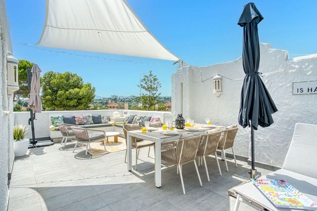 3 sypialnia Dom na sprzedaż w La Dama de Noche - La Alzambra, Marbella z basenem - 750 000 € (Ref: 9050567)