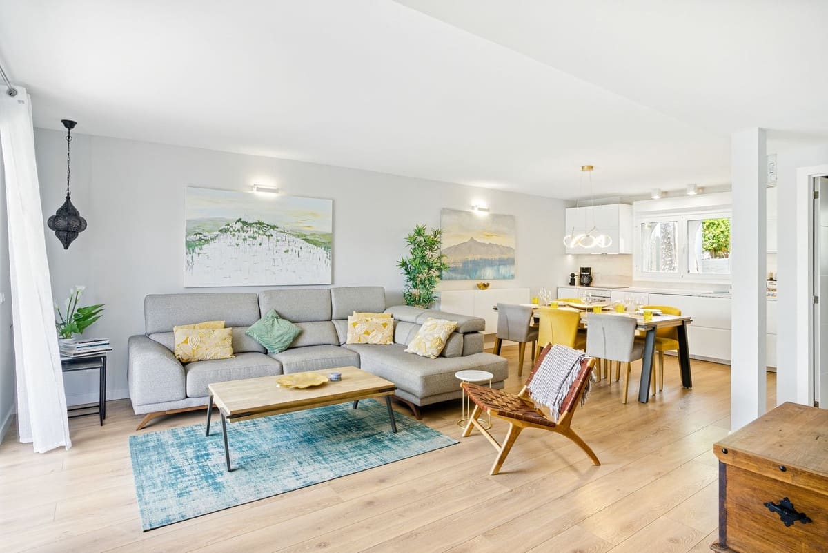 3 soveværelse Byhus til salg i Nueva Andalucia med swimmingpool - € 750.000 (Ref: 9050567)