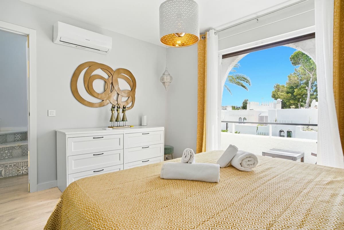3 soveværelse Byhus til salg i Nueva Andalucia med swimmingpool - € 750.000 (Ref: 9050567)