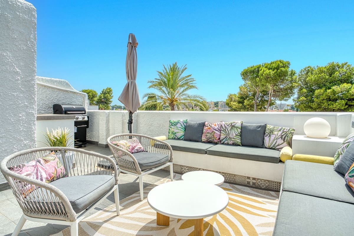 3 soveværelse Byhus til salg i Nueva Andalucia med swimmingpool - € 750.000 (Ref: 9050567)