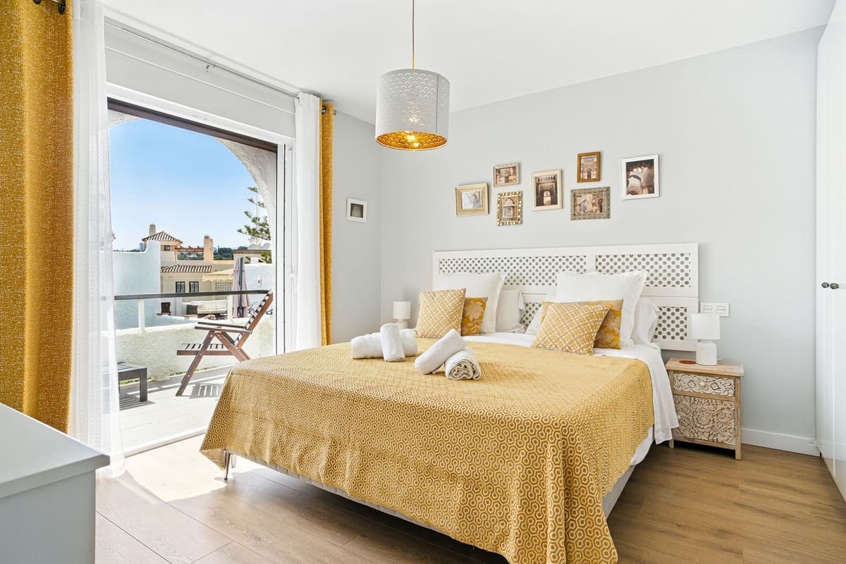3 soveværelse Byhus til salg i Nueva Andalucia med swimmingpool - € 750.000 (Ref: 9050567)