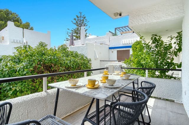3 sypialnia Dom na sprzedaż w La Dama de Noche - La Alzambra, Marbella z basenem - 750 000 € (Ref: 9050567)