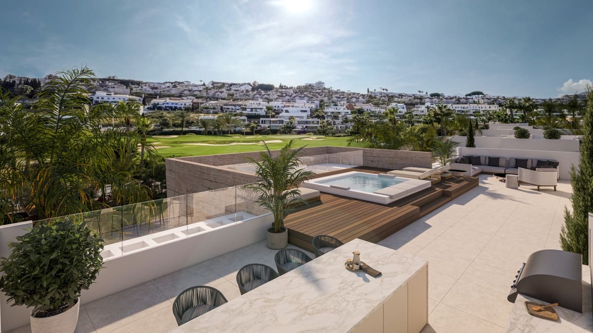 5 bedroom Villa for sale in Estepona with pool - € 1,950,000 (Ref: 9109661)