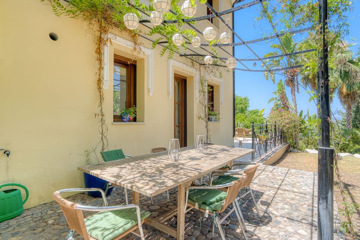 6 soveværelse Villa til salg i Alhaurin el Grande med swimmingpool - € 2.200.000 (Ref: 9136136)