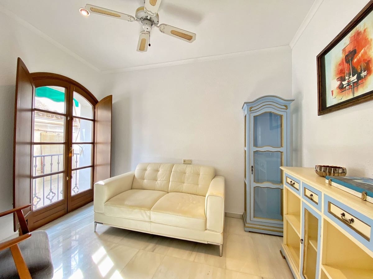 3 bedroom Penthouse for sale in Marbella - € 575,000 (Ref: 9144569)