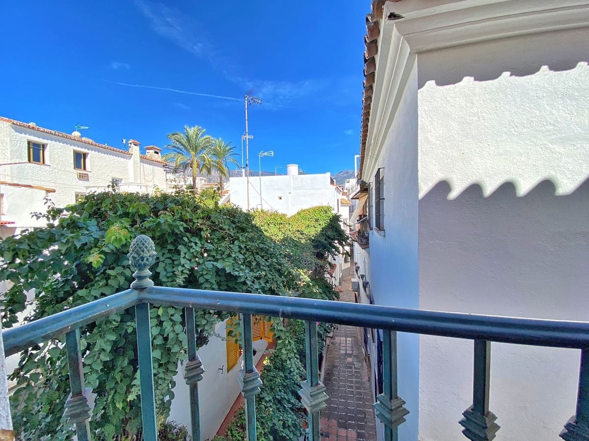 3 bedroom Penthouse for sale in Marbella - € 575,000 (Ref: 9144569)
