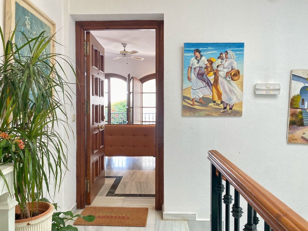 3 bedroom Penthouse for sale in Marbella - € 575,000 (Ref: 9144569)