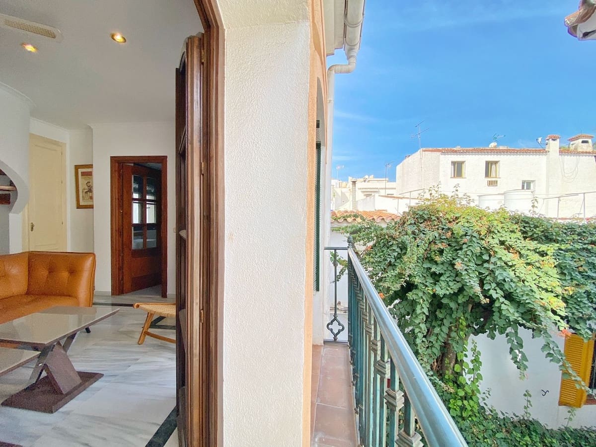 3 bedroom Penthouse for sale in Marbella - € 575,000 (Ref: 9144569)