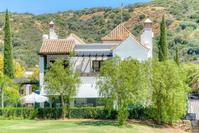 Chalet de 3 habitaciones en Valle Romano Golf, Estepona en venta con piscina - 849.750 € (Ref: 9186288)