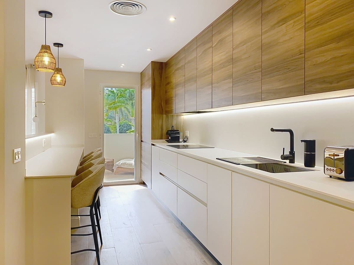 3 bedroom Apartment for sale in Estepona with pool - € 560,000 (Ref: 9245264)